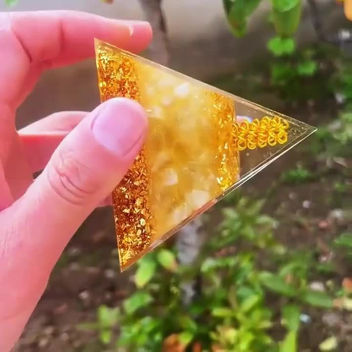 Citrine Energy Pyramid – Gift of Prosperity & Balance
