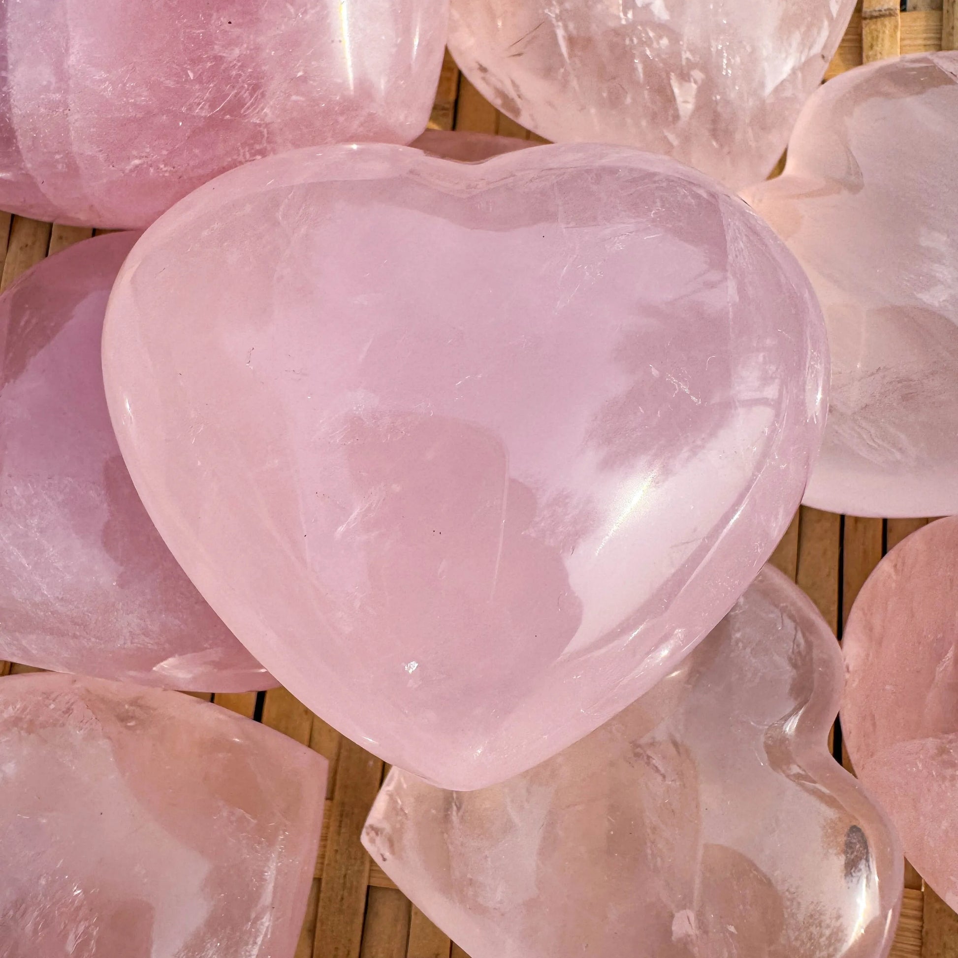 [1 Rose Quartz Crystal] 1 Rose Quartz Heart-Shaped Crystal O